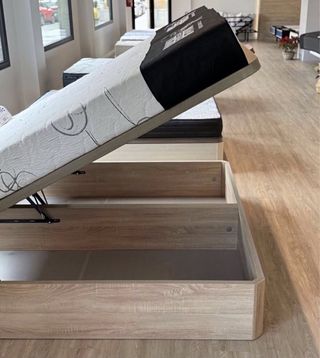 Armarios y  Canapés y colchones LI