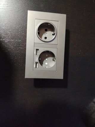 Enchufe con 2 USB