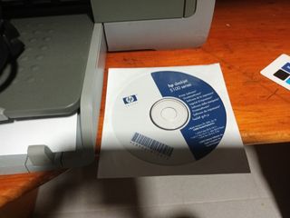 Impresoral HP Deskjet 5150 Series im0rime a color