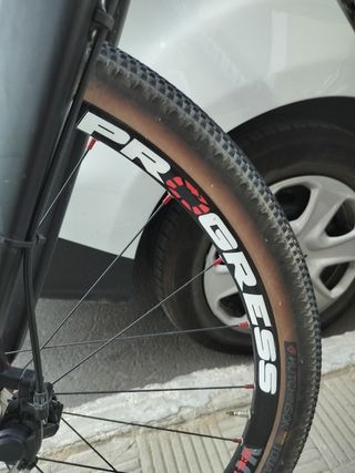 Bicicleta Gravel de carbono Cannondale 27.5