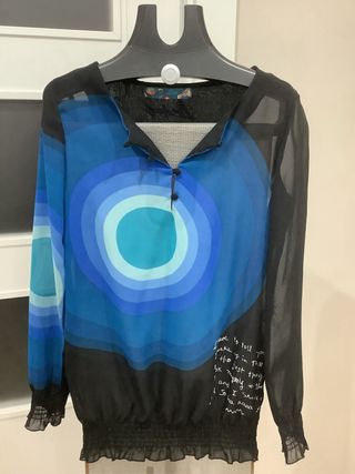 Blusa Desigual Negra y Azul Talla M