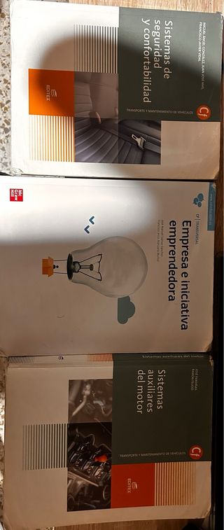 3 libros de segundo de electromecánica .