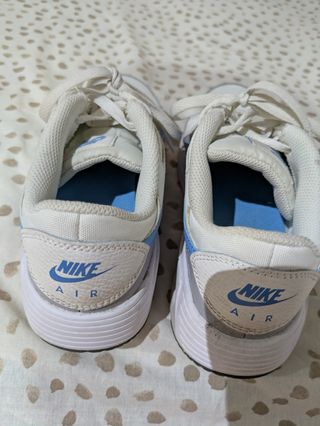 Deportivo Nike Blanco y Azul