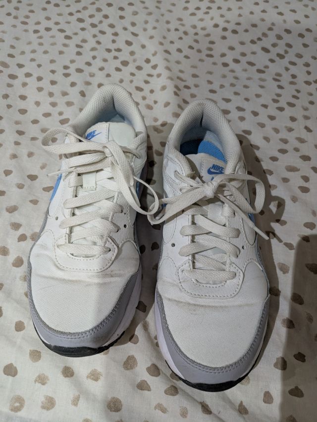 Deportivo Nike Blanco y Azul