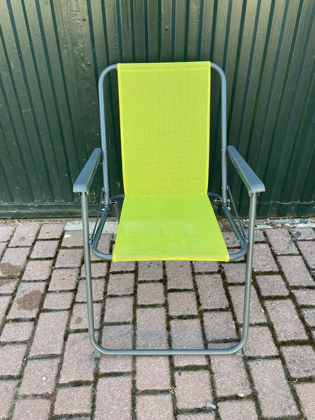 Silla de camping plegable verde y gris
