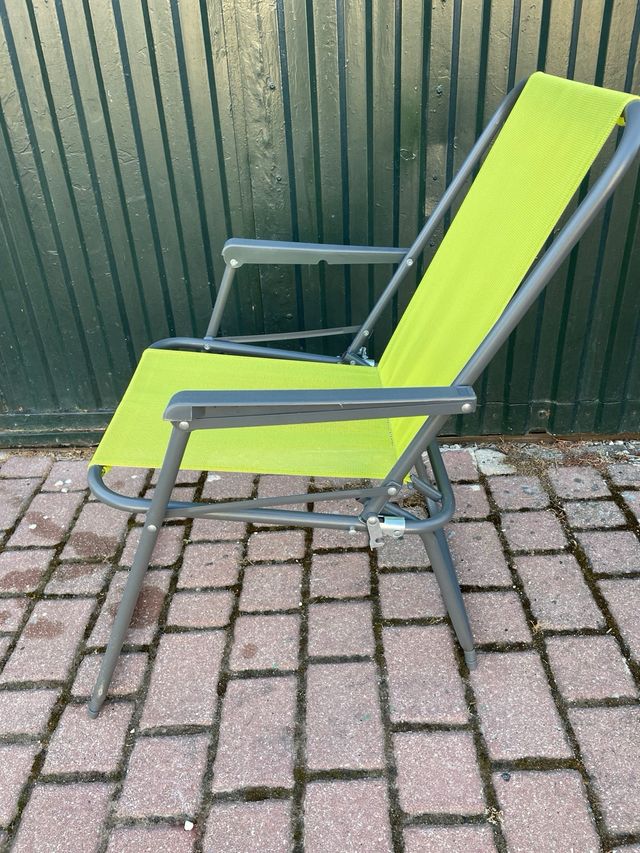Silla de camping plegable verde y gris