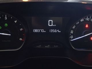 Peugeot 208 Signature