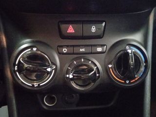 Peugeot 208 Signature