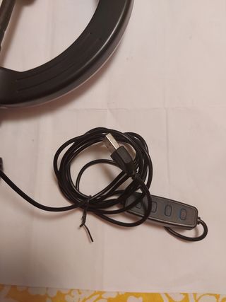 Trípode para móvil con aro de luz. Carga USB