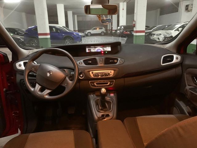Renault Grand Scenic 2012