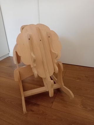 Mecedora de madera para niños