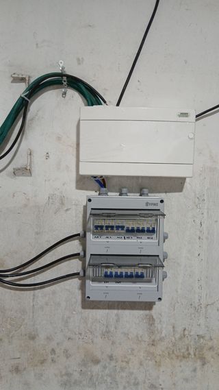 INSTALADORES ELECTRICOS INDUSTRIALES Y DE VIVIENDA