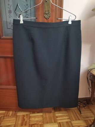 Falda negra Atian señora poliéster talla 52