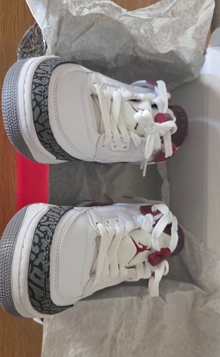 Zapatillas Jordan Talla 42 Rojas y Blancas