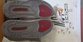 Zapatillas Jordan Talla 42 Rojas y Blancas