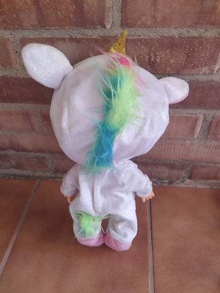 Bebé Llorona y recambio vestido Unicornio
