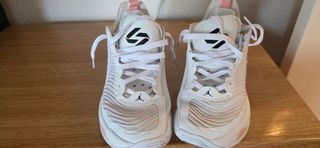 Zapatillas Jordan Blancas y Rosas Talla 41