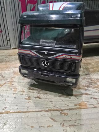 NZG 1:43  Mercedes Benz 1748 S Sattelzug Maschine