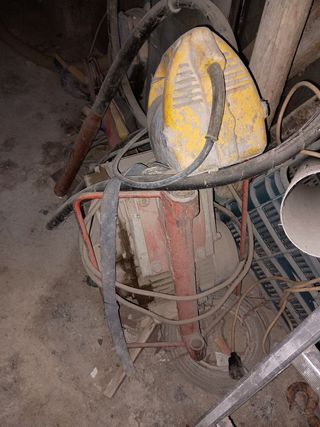 Dos 
 Grúa Montacargas se venden dos 