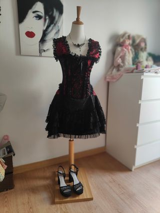 Vestido Gótico Negro y Rojo