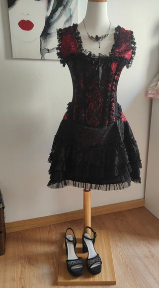 Vestido Gótico Negro y Rojo