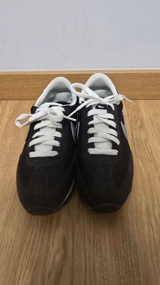 Zapatillas Nike Oceania Negras y Plateadas