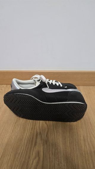 Zapatillas Nike Oceania Negras y Plateadas