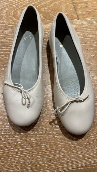 Merceditas planas color crema  de piel 40 nuevos
 