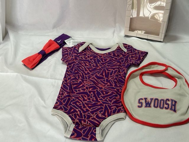 Set Neonato Nike Viola e Arancio