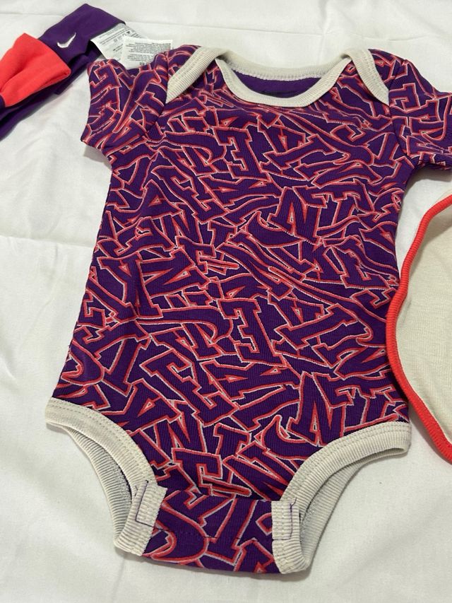 Set Neonato Nike Viola e Arancio