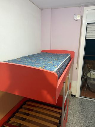 Litera infantil roja y azul