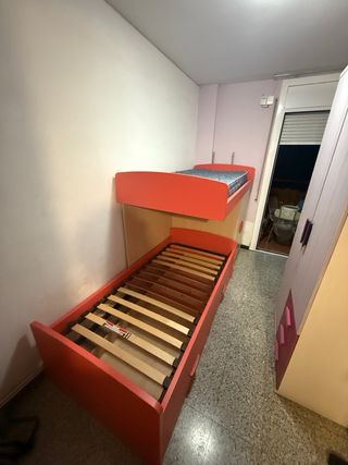 Litera infantil roja y azul