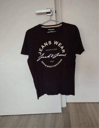 Camiseta Jack & Jones Negra de manga corta.