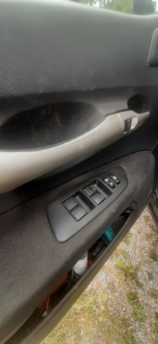 Toyota Auris  sol 2008   negociable