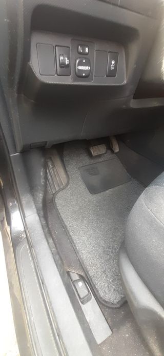 Toyota Auris  sol 2008   negociable