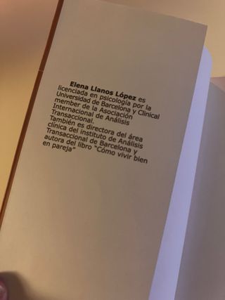 Ámate y sé feliz – Elena Llanos López