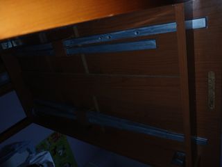 Mesa de salón de madera