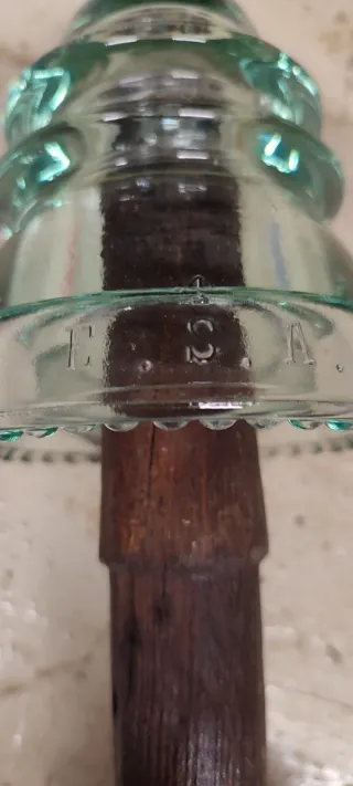 Aisladores de vidrio para postes