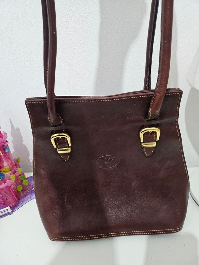 Bolso de mano de cuero marrón