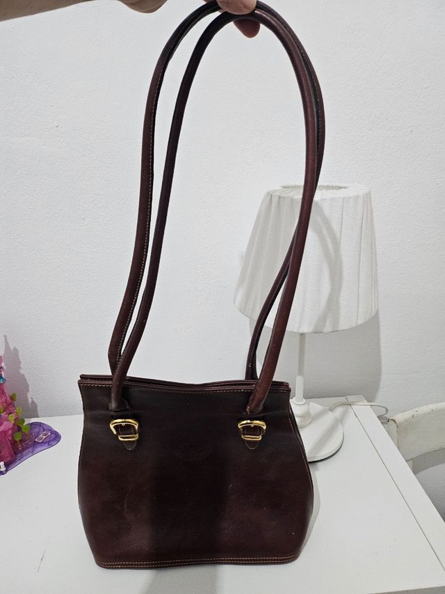 Bolso de mano de cuero marrón