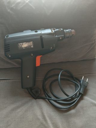 Taladro Black & Decker BD 140