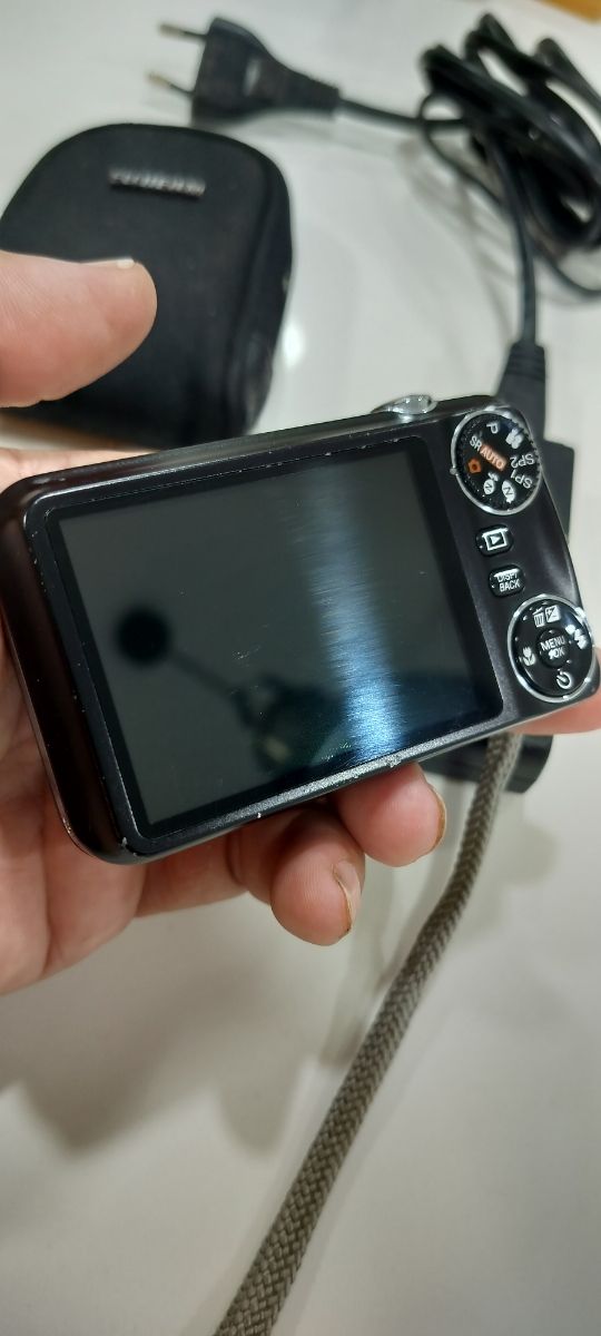 Cámara Digital Fujifilm JX250 Negra