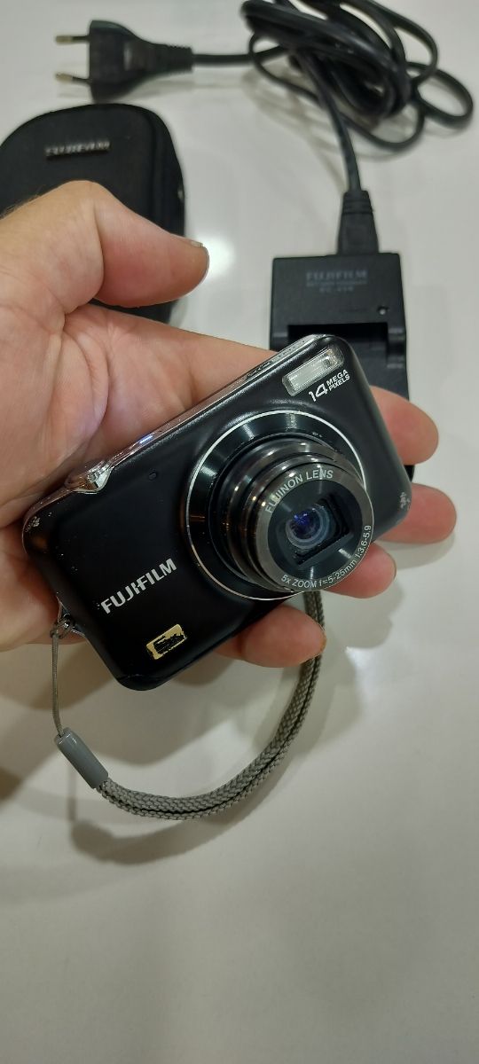 Cámara Digital Fujifilm JX250 Negra