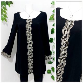 Blusón Negro con Bordado Talla L