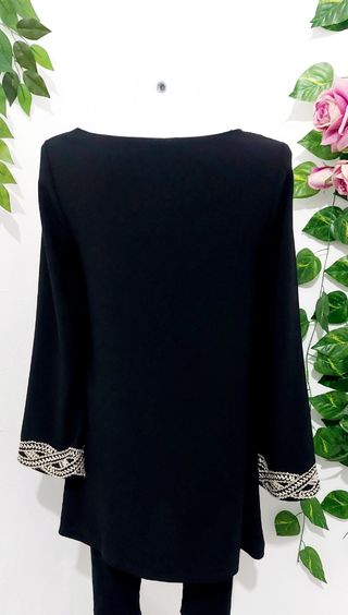 Blusón Negro con Bordado Talla L