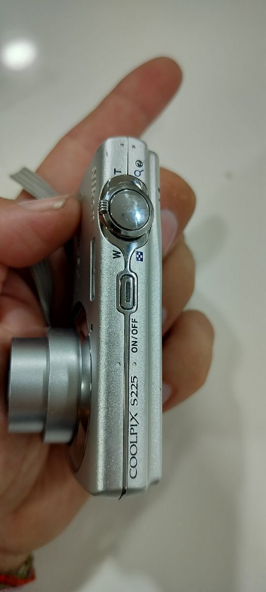 Nikon Coolpix S225 Cámara Digital Plata