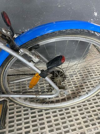 Bicicleta Decatlón paseo mujer plateada