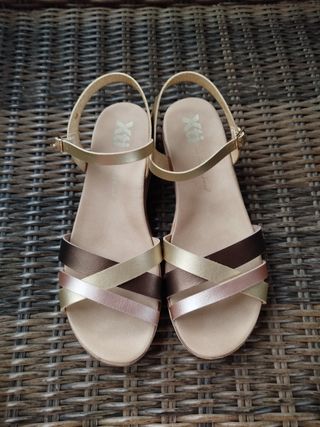 Sandalias Xti Mujer Doradas y Plateadas
