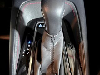Toyota Corolla 2.0 180H ADVANCE E-CVT