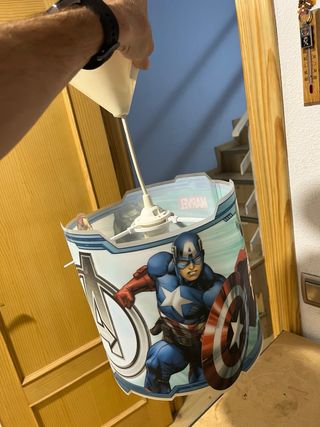 Lámpara infantil Superhéroes Marvel